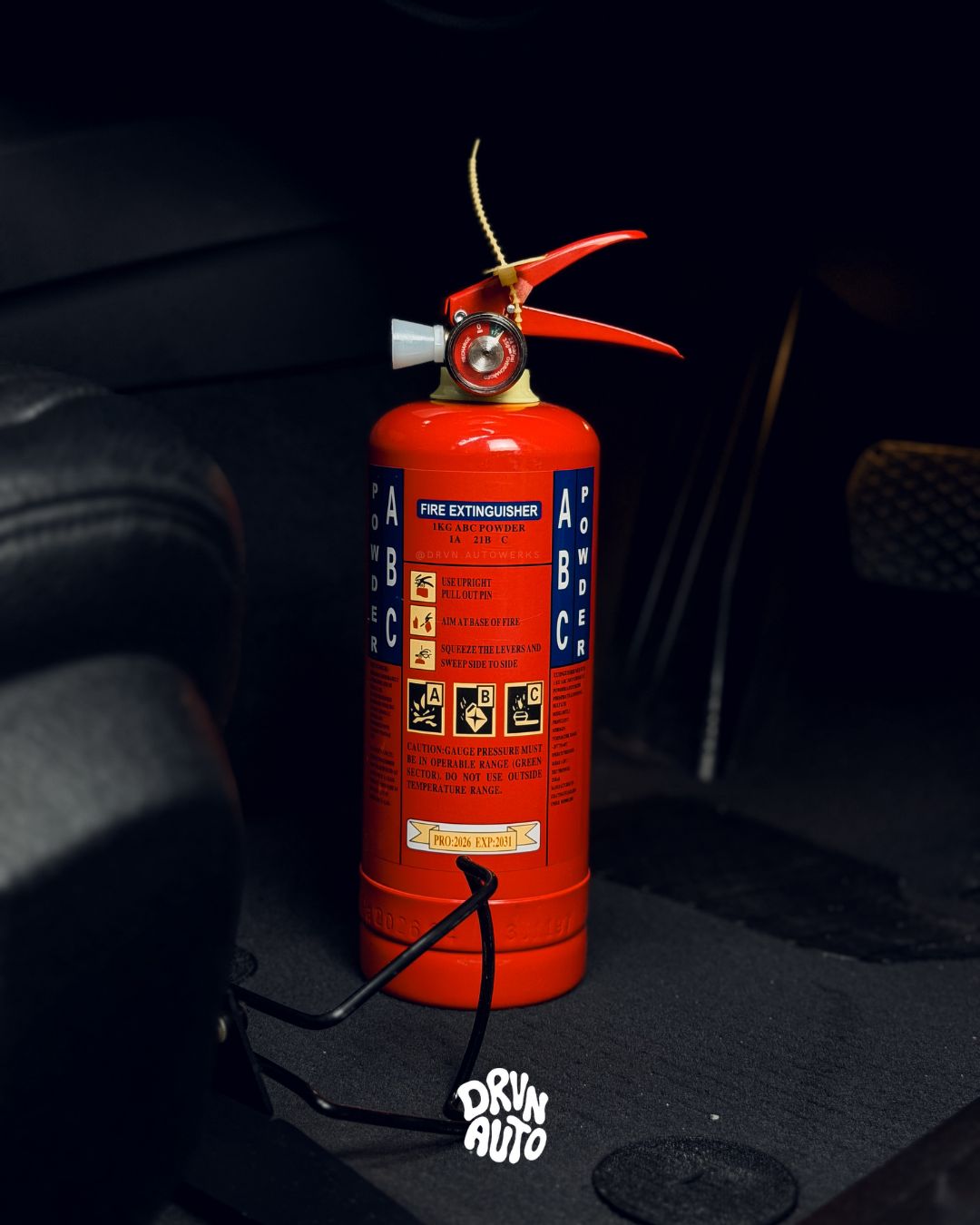 Custom Fire Extinguisher Bracket for BMW F30 — angle 3