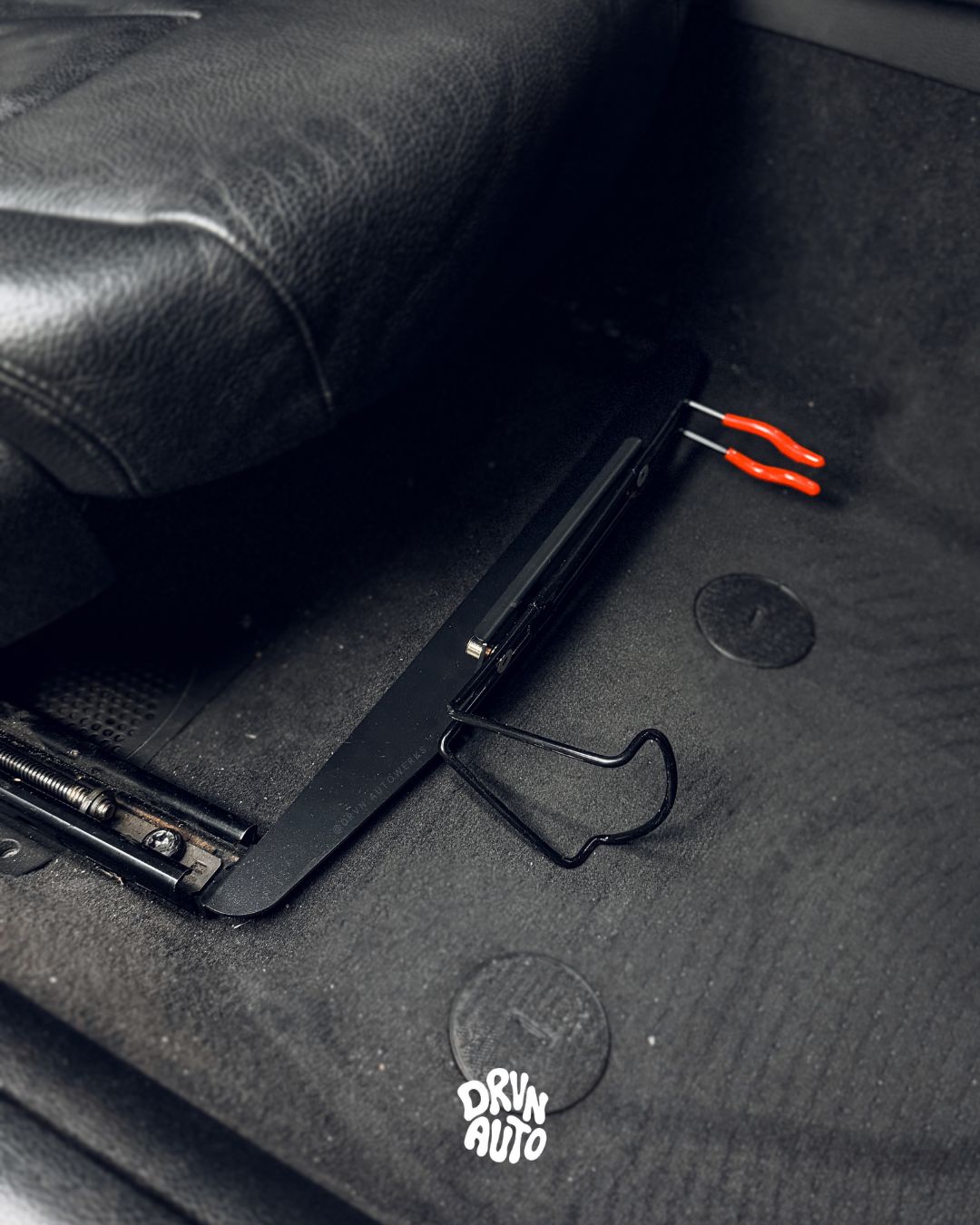 Custom Fire Extinguisher Bracket for BMW F30 — angle 5