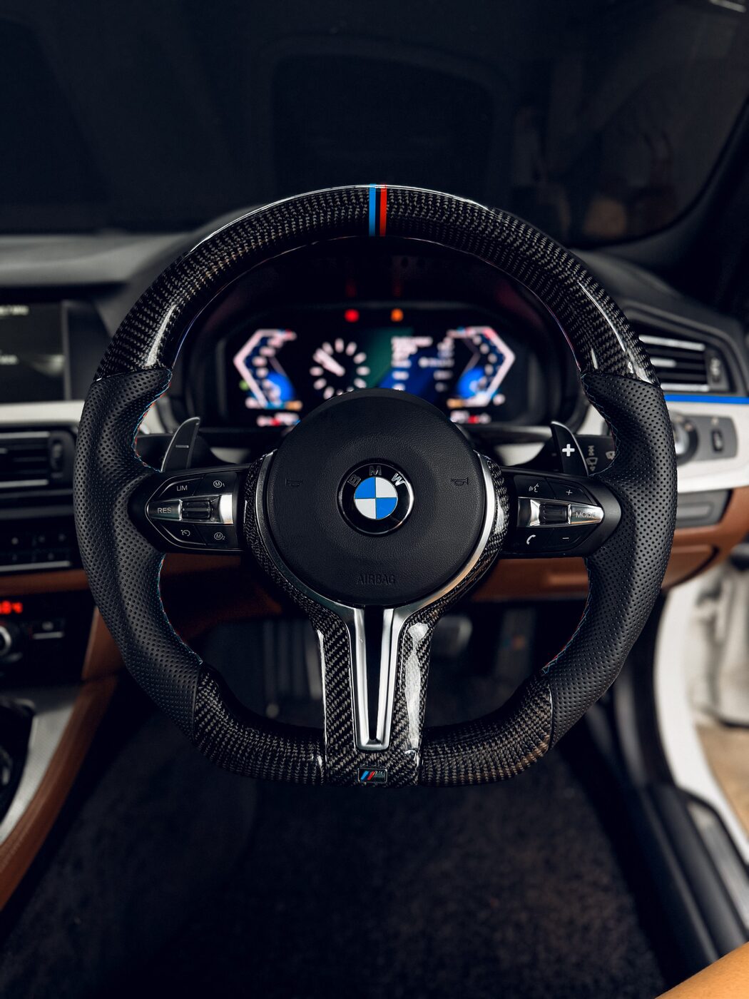 Carbon fiber steering wheel