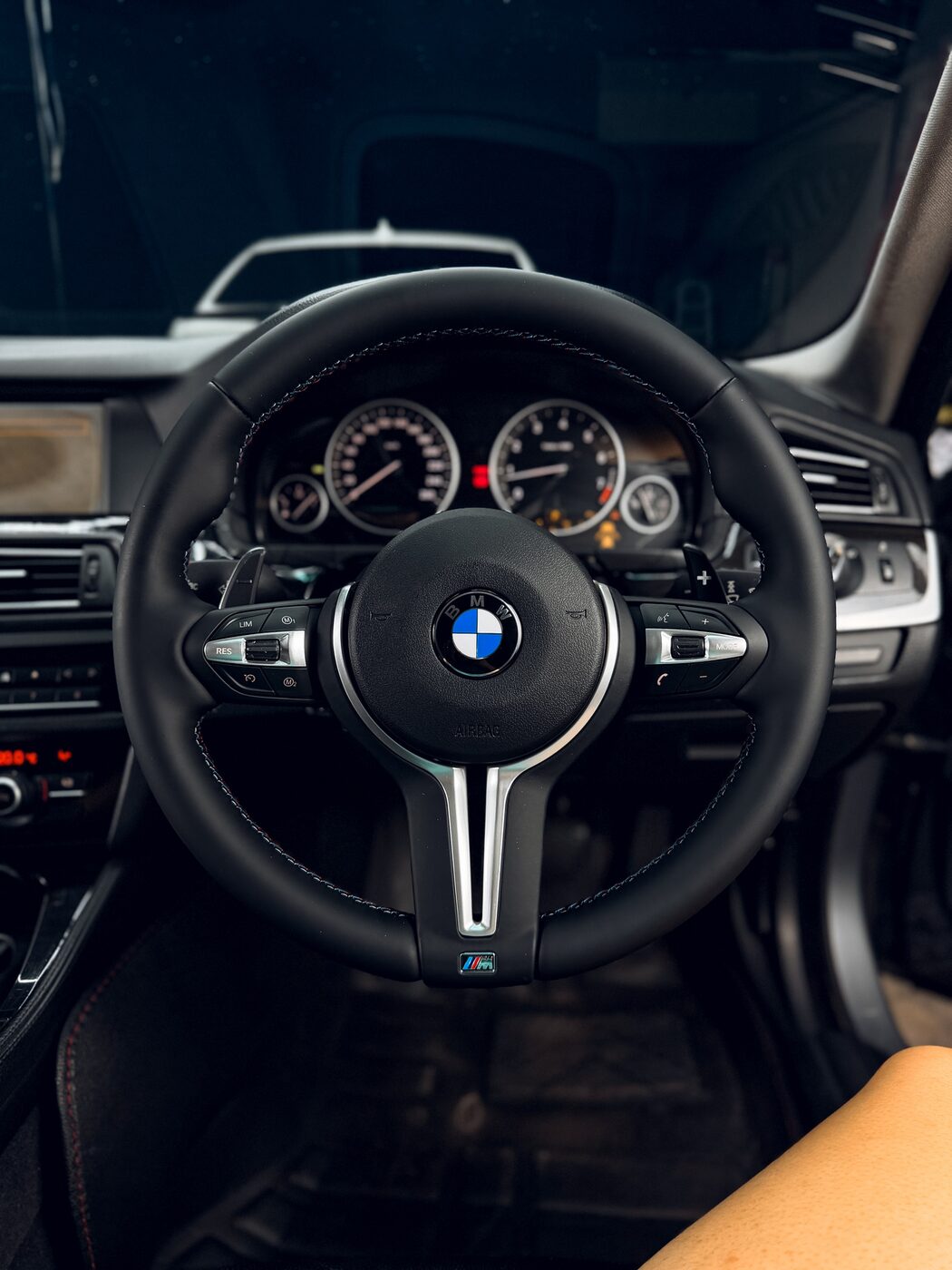 Leather M Sport steering wheel